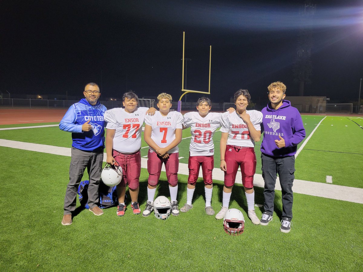 castro201214's tweet photo. Congratulations to Coyotes QB Brian Castro's 1st middle school 7th grade football game with Ensor MS vs. Antwine MS. Ensor won 42-0. @Ensor_PE @Aaroncastro80 https://t.co/9cX0eRwnEB