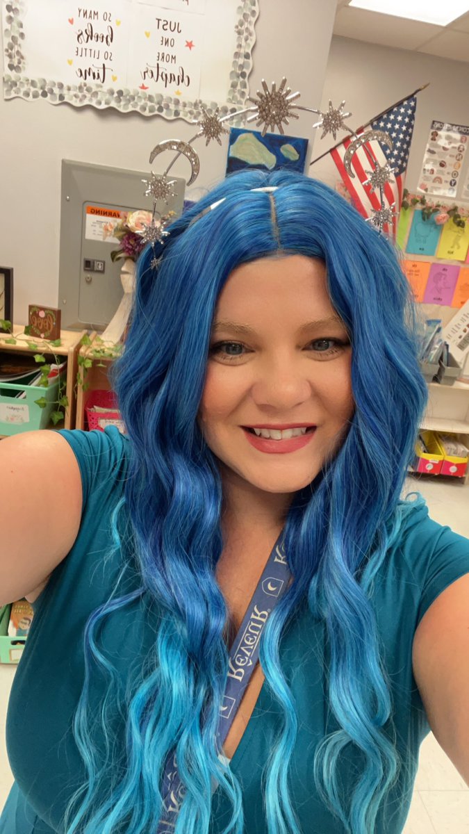 Happy Halloween! Discovery Key had their first house pep rally of the year!🎃 #reveur