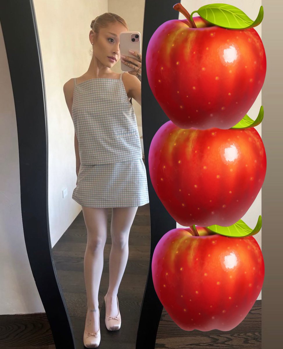 lovinagbg's tweet photo. literally 3 apples tall https://t.co/evnWhSFvgK