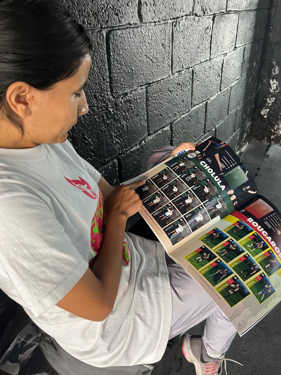 ⁦ el mejor regalito que he  recibido, nos lo enviaron desde Francia 1000 gracias ⁦<a href="/EmilienBuffard/">Emilien Buffard</a>⁩ ⁩🤍 estoy súper feliz #CrossFit. #Amigos.##Panini.##Salí!🪄🔥