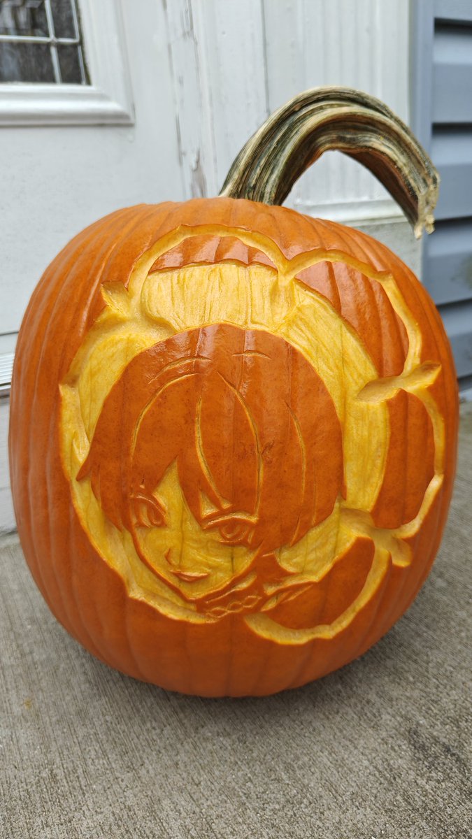 Happy Halloween! Finally got around to pumpkin carving this year. Wanderer pumpkin, he looks amazing, my hands are still sore from the hours of steady controlled carving. #GenshinImpact #原神 #HoYocreators #scaramouche #wanderer