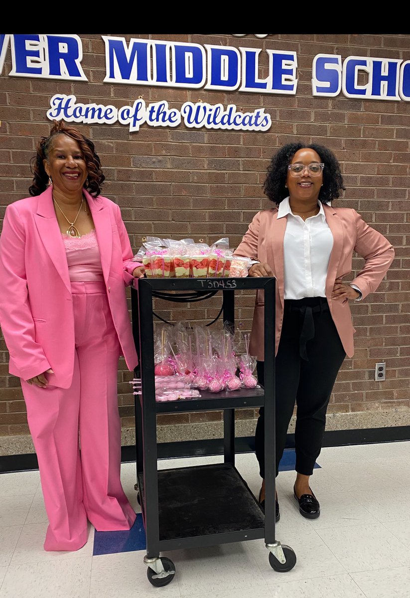 CherylD58's tweet photo. Wildcats celebrated Pink Out today! Every staff member received a tasty pink dessert.  @WOMSWildcats https://t.co/PFSjD9j0CX