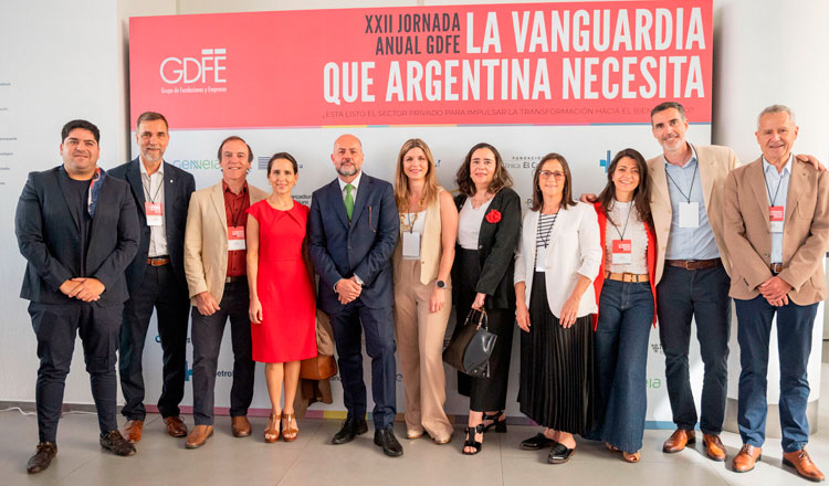 #EspacioGDFE / La vanguardia que Argentina necesita: un movimiento que impulse la transformación hacia el bien público

Más info: sustenomics.com/la-vanguardia-…

#Sustentabilidad #Sostenibilidad <a href="/GDFE_Arg/">GDFE</a>