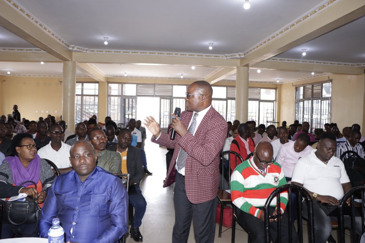 msp_burundi's tweet image. L&apos;objet était d&apos;évaluer l&apos;état de mise en œuvre des activités de #vaccination et la #planification de nvlles  activités surtout pr les #subventions 2024-2026, après approbation des #budgets #Gavi. A-t-il indiqué Dr #Cyrille #NTIRANDEKURA, #Inspecteur Général du @mspls_bdi.