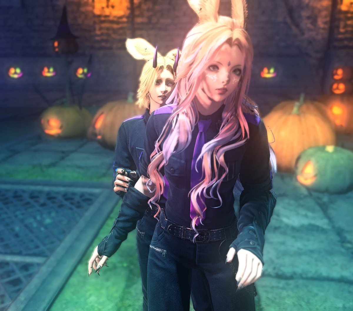 EoinArdri's tweet photo. did i take pics at halloween with eoin? nope.

but this idjit Loija is so cute (the girl bun Aune belongs to @jurayriverdell ) 

#allsaintswake #viera #maleviera #GPOSERS #ReShade https://t.co/ZqB3SCouzT