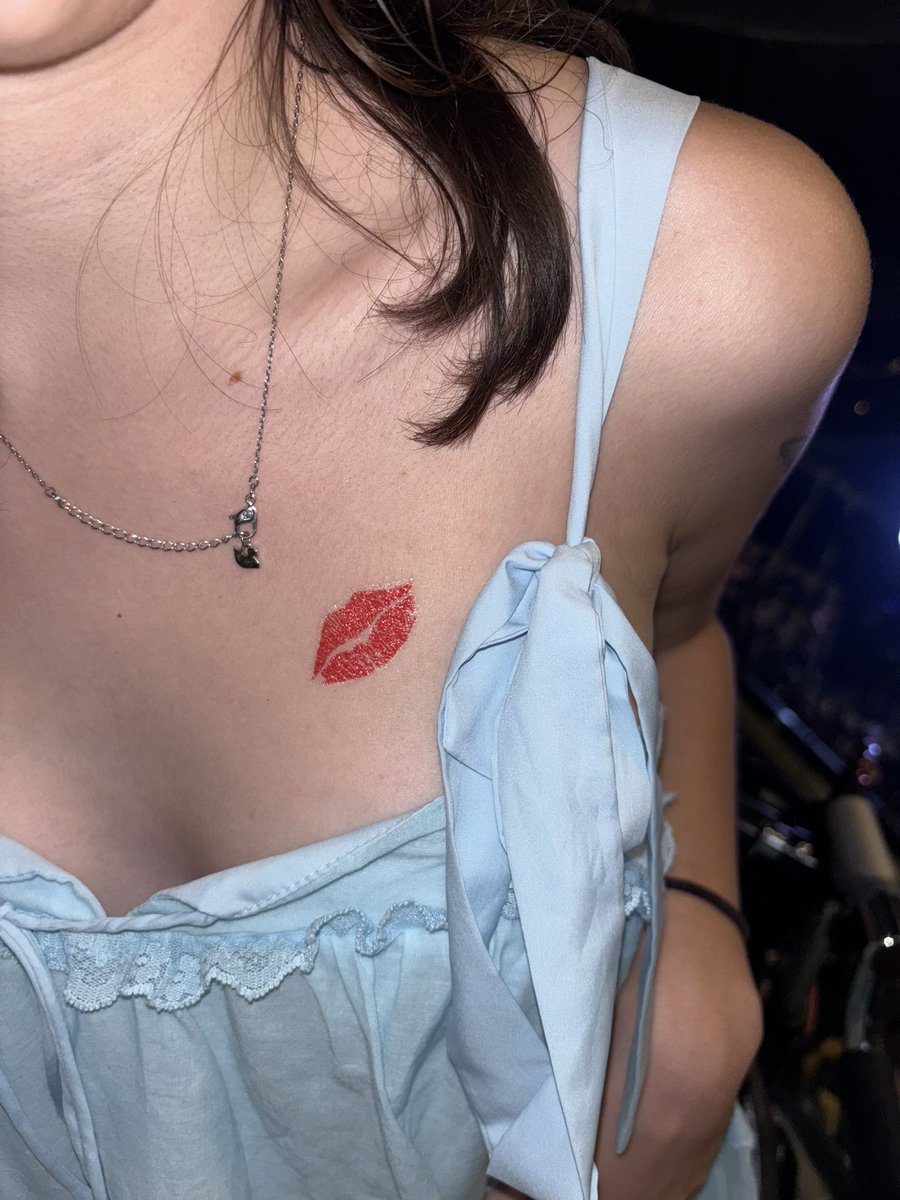 cf_bookss's tweet photo. i was very short n very sweet last night. if anyone even cares. https://t.co/u5U2hwiVmz