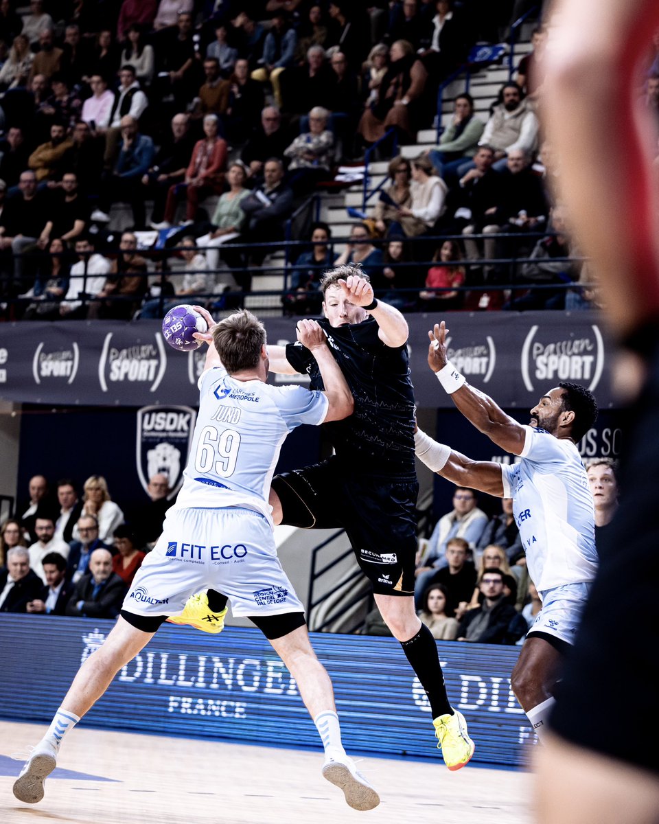 USDKDunkerque's tweet photo. #DUNCHA ⚔️
Mi-temps: C’est compliqué pour nos Lions ce soir.
Chartres domine son sujet pour le moment (11-17). https://t.co/Xw7gkqrvWz