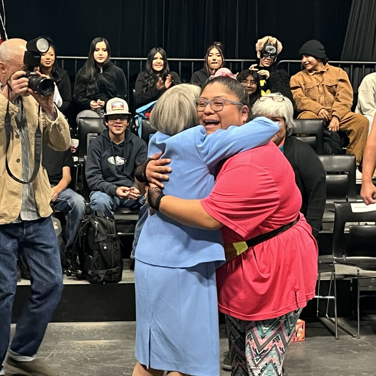 bernalillops's tweet photo. CONGRATULATIONS to Ms. Lorilei Chavez, New Mexico Teacher of the Year 2025!

#TeacheroftheYear #BPS4kids #community #FirstIndigenousTeacherOfTheYear https://t.co/c55vMjISDK