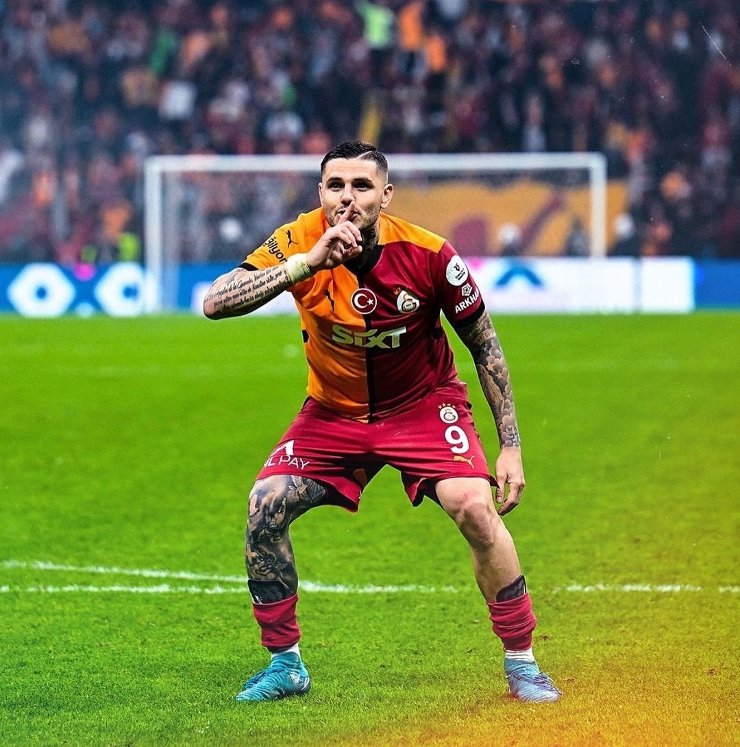 Soru: "Keşke Türk olsaydı dediğiniz bir oyuncu var mı?"

Vincenzo Montella: "Mauro Icardi."