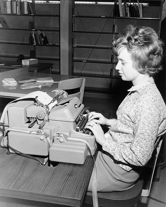 DigitizeUBC's tweet photo. Throwback to 1965: A glimpse into cataloguing or acquisitions at the Main Library @ubclibrary, featuring a woman working on a typewriter. From the UBC Archives Photograph Collection: https://t.co/OxWnDo2hM3
#LibraryHistory #UBC https://t.co/XZyA7xggEu