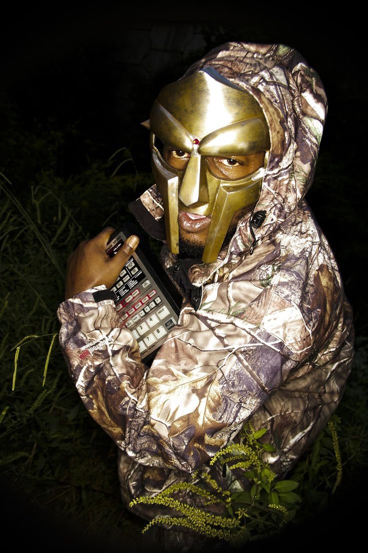 ComplexMusic's tweet photo. long live the masked villain 🎭 https://t.co/vFWcyK4ZfG