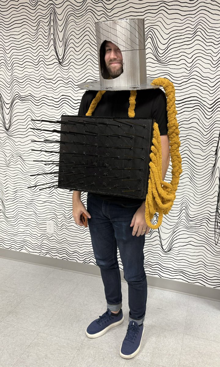 SergeyStavisky's tweet image. @NS_Card wins “most research themed” for his NeuroPort, though Hamza dressed as @DrDavidBrandman was amazing.