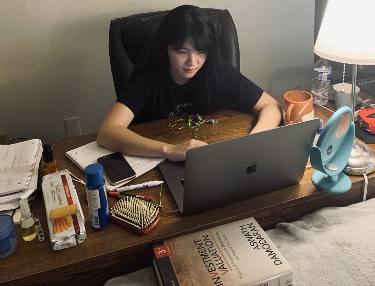 This year’s Halloween I play as a PhD student who is chasing upcoming deadlines and trying not to break down, stay positive, and keep the faith that you will report something good to your advisor soon. 
👩🏻‍💻👻🎃