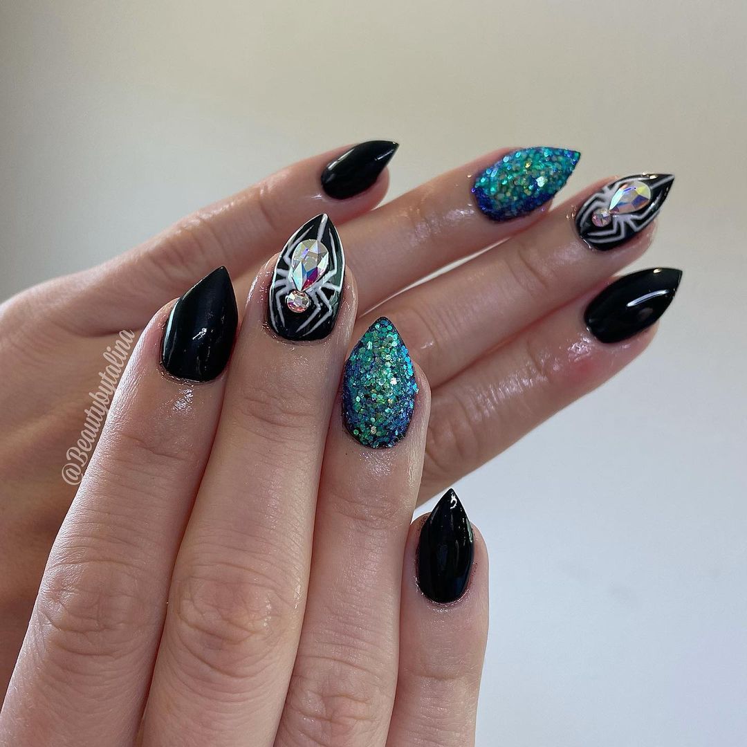 Happy Halloween! 🎃 This spook-tacular nail set by @beautybytalina is perfect for adding a touch of creepy-crawly charm to your spooky season look. 🕷️👻 #LavishKapolei #nailinspo