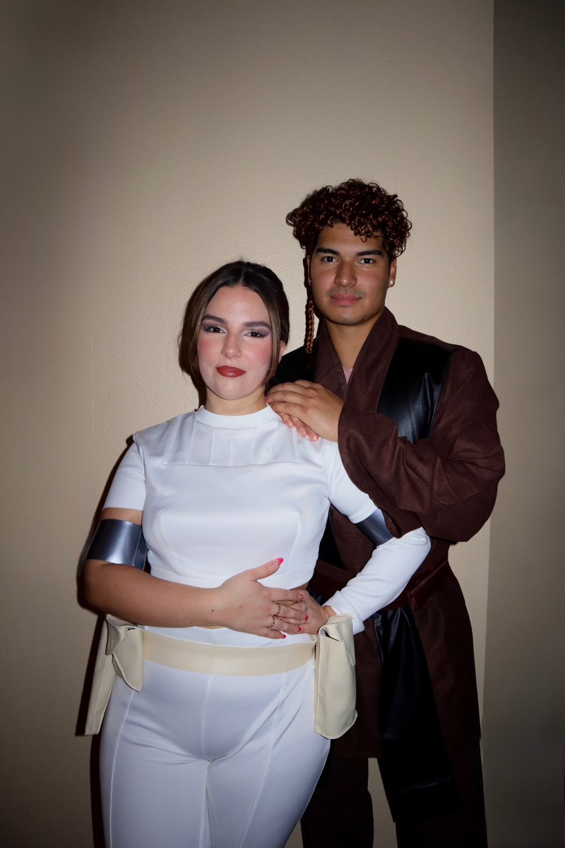 Beyond_Toxin's tweet photo. I would have also crashed out on the galaxy if I lost my Padme https://t.co/ISNGl3ctUm