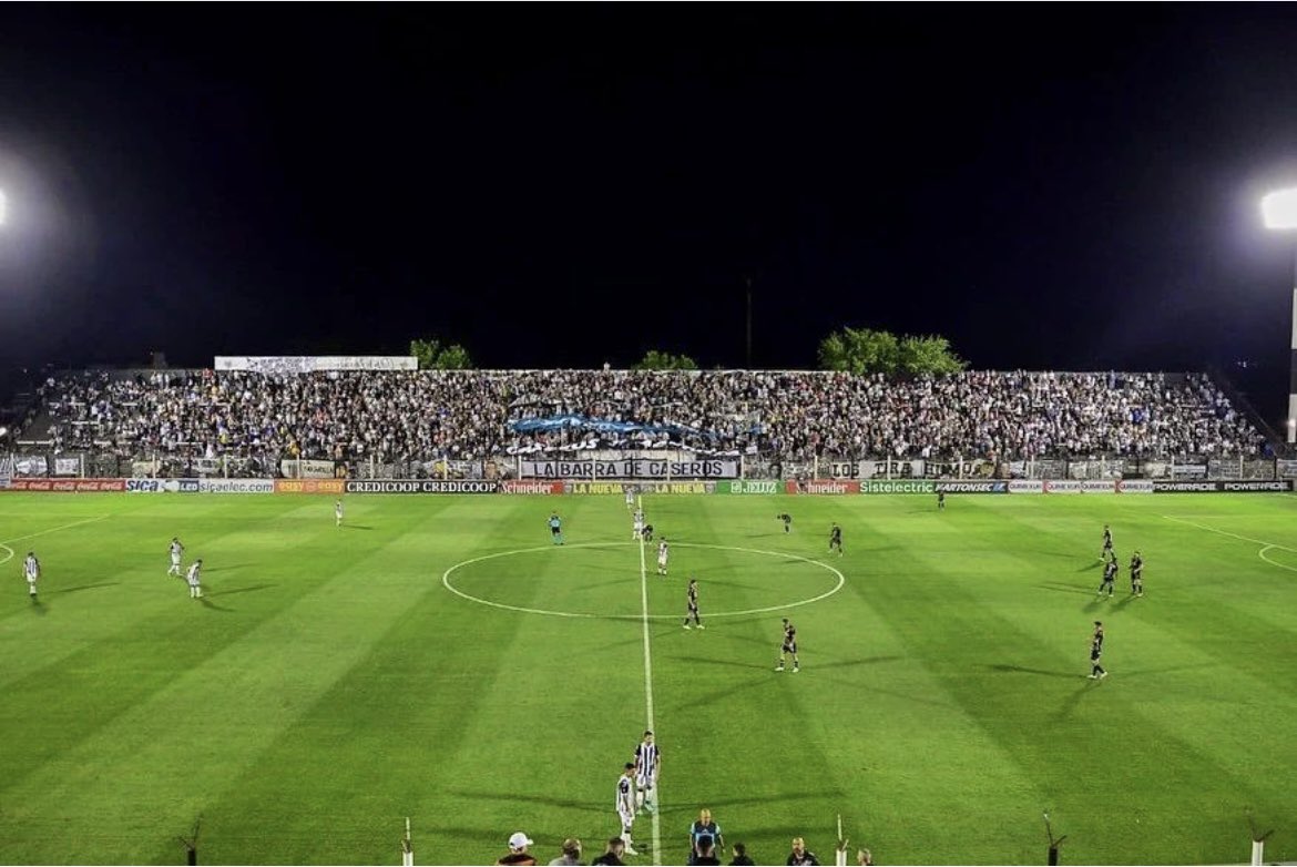 Reducido Primera Nacional.
Estudiantes - Gimnasia (M)
8vos de final.
Sábado 17:00hs en Mendoza.
¡SÉ QUE DARÍA TODO POR VERTE EN PRIMERA, POR VERTE CAMPEÓN!