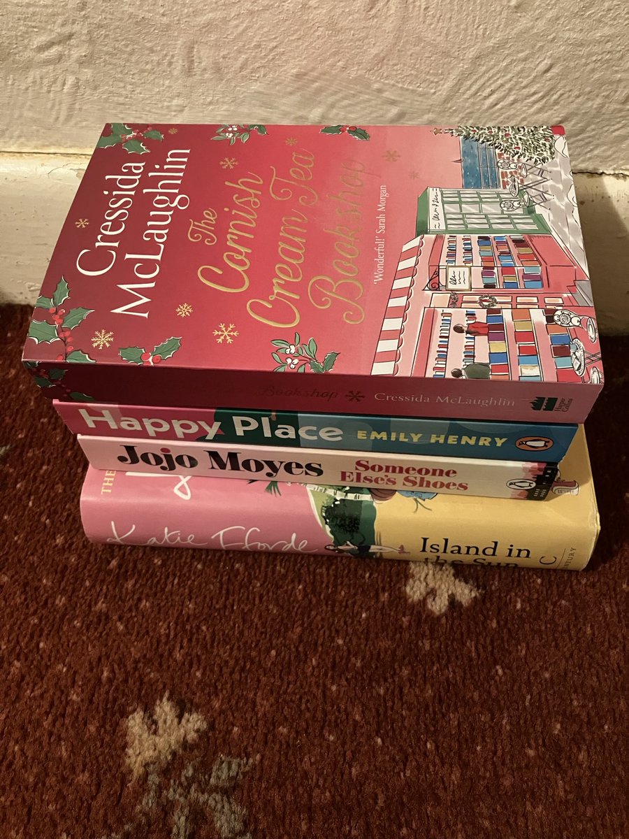 WendySyddall's tweet photo. #octoberwrapup 

Finished - 4 
Bought - 4

This was my first Jojo Moyes book and although a bit different to what I normally read I enjoyed it. I enjoyed the others too although a bit too much swearing in the Emily Henry for me. I also completed my 2024 goodreads challenge. 50/50 https://t.co/xhcSZXWVVT