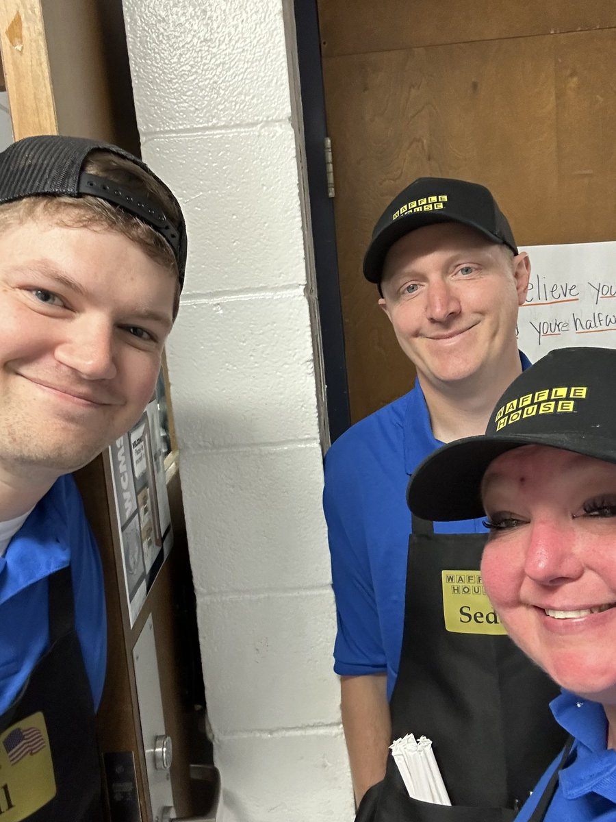 mankerfaith's tweet image. I work with best people!  We made waffles for our whole team of kids and were able to keep it a secret from them.  They really appreciated it.  #teachersgettingthingsdone #teachersworkinghardfortheirstudents
#doingwhatsbestforkids
#halloween2024