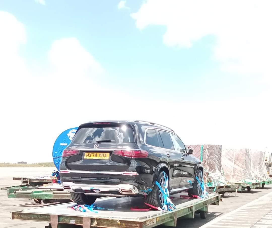 MayarditKE's tweet photo. This 2024 Mercedes Maybach GLS 600 has arrived in Kenya via Kenya Airways. It's Priced at around KES 35.5 Million Shillings and was shipped by Kenya Airways at KES 4.5 million Shillings.
Add the various Taxes.
@1806patrick
@FaithOdhiamboP
@dullamax001
#MoneyIsGood https://t.co/62fVADeNsn