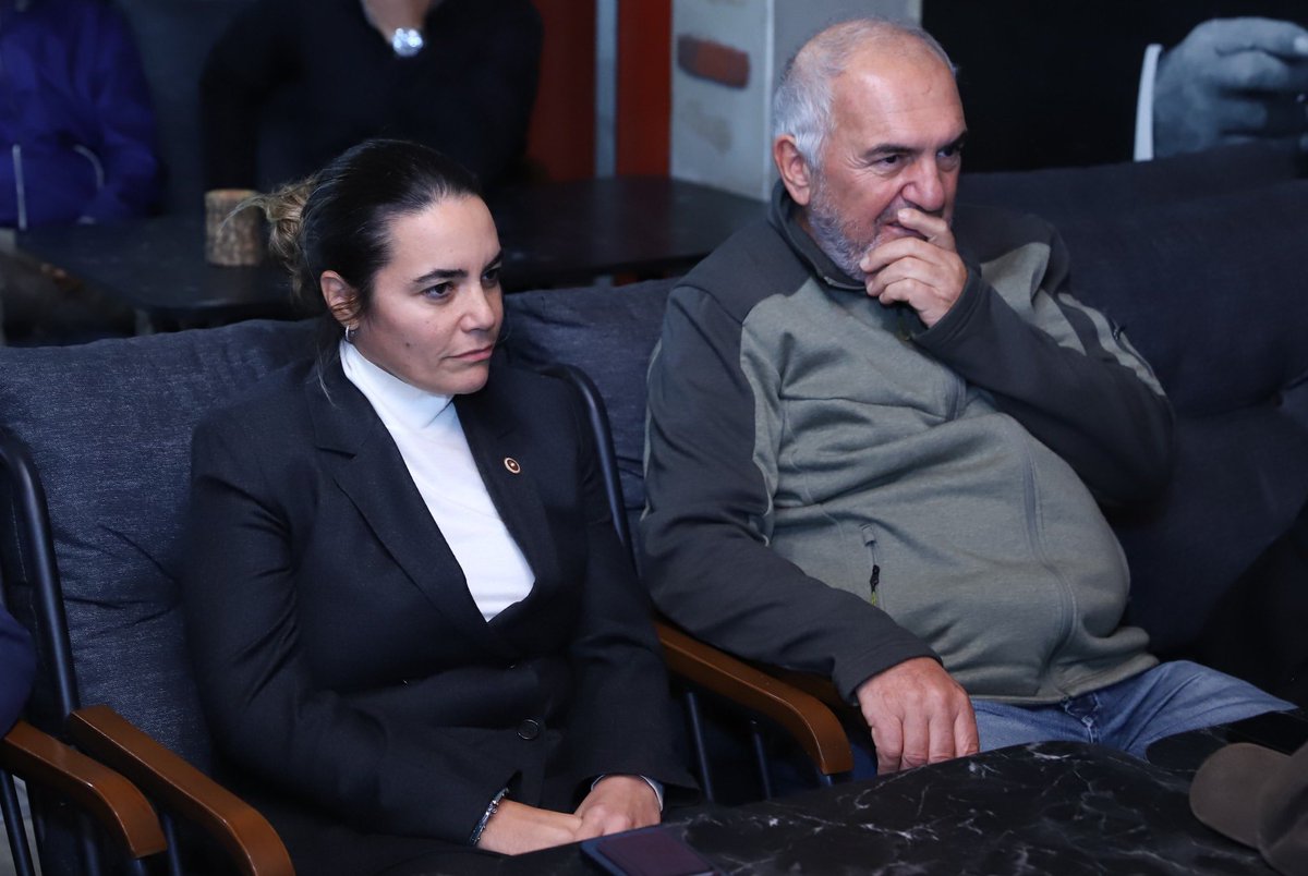 ayyuceturkestas's tweet photo. Kıymetli ağabeyim, Başbuğ Alparslan Türkeş’in talebesi yiğit insan merhum Adnan Özcan’ın sene-i devriyesi münasebeti ile Kur'an-ı Kerim tilaveti ve lokma dağıtımı vardı. Bizde iştirak ettik. 

Ruhu şâd, mekanı cennet olsun. Bu vesile ile başta İrfan Başkanım olmak üzere tüm ailesine ve sevenlerine tekrar Cenab-ı Hak’tan sabır diliyorum.