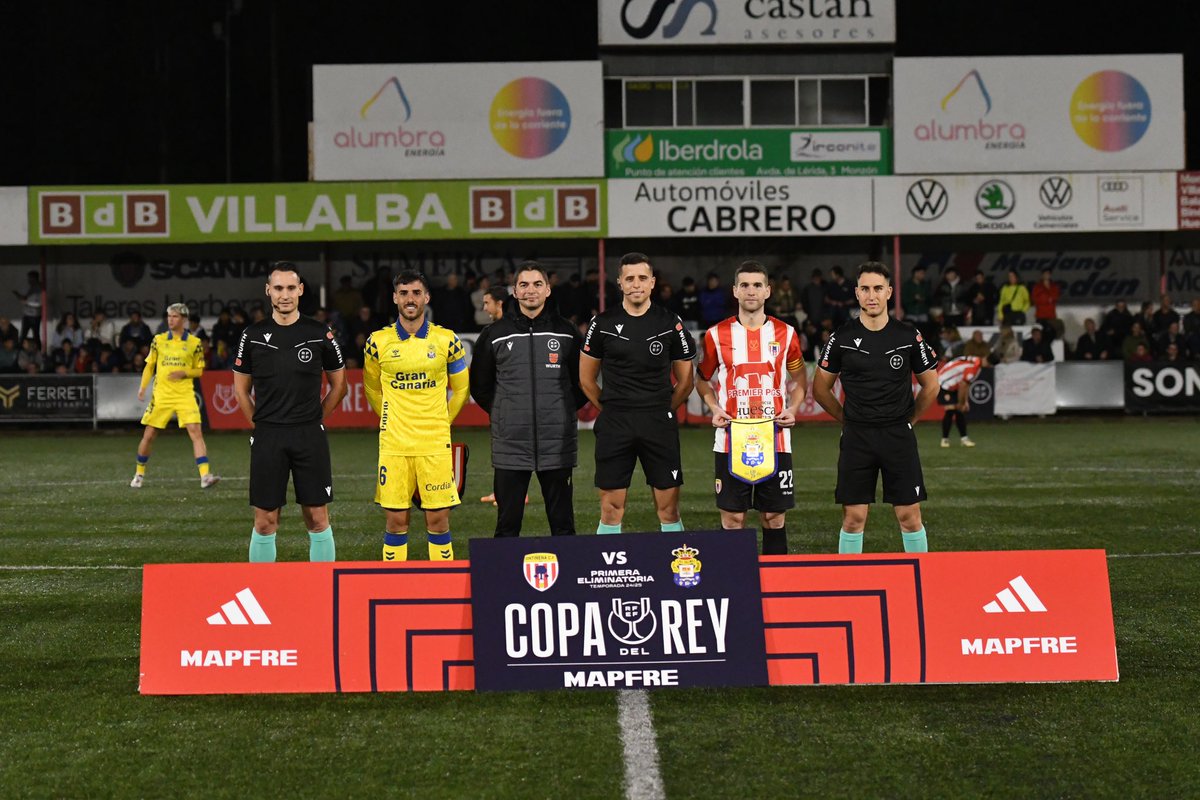 ElMarcadorArag's tweet photo. 📸 Una foto para la historia de Ontiñena.

#OntiñenaLasPalmas #CopaDelReyMAPFRE 
#ElMarcadorAragones https://t.co/9Z9hXItmvH