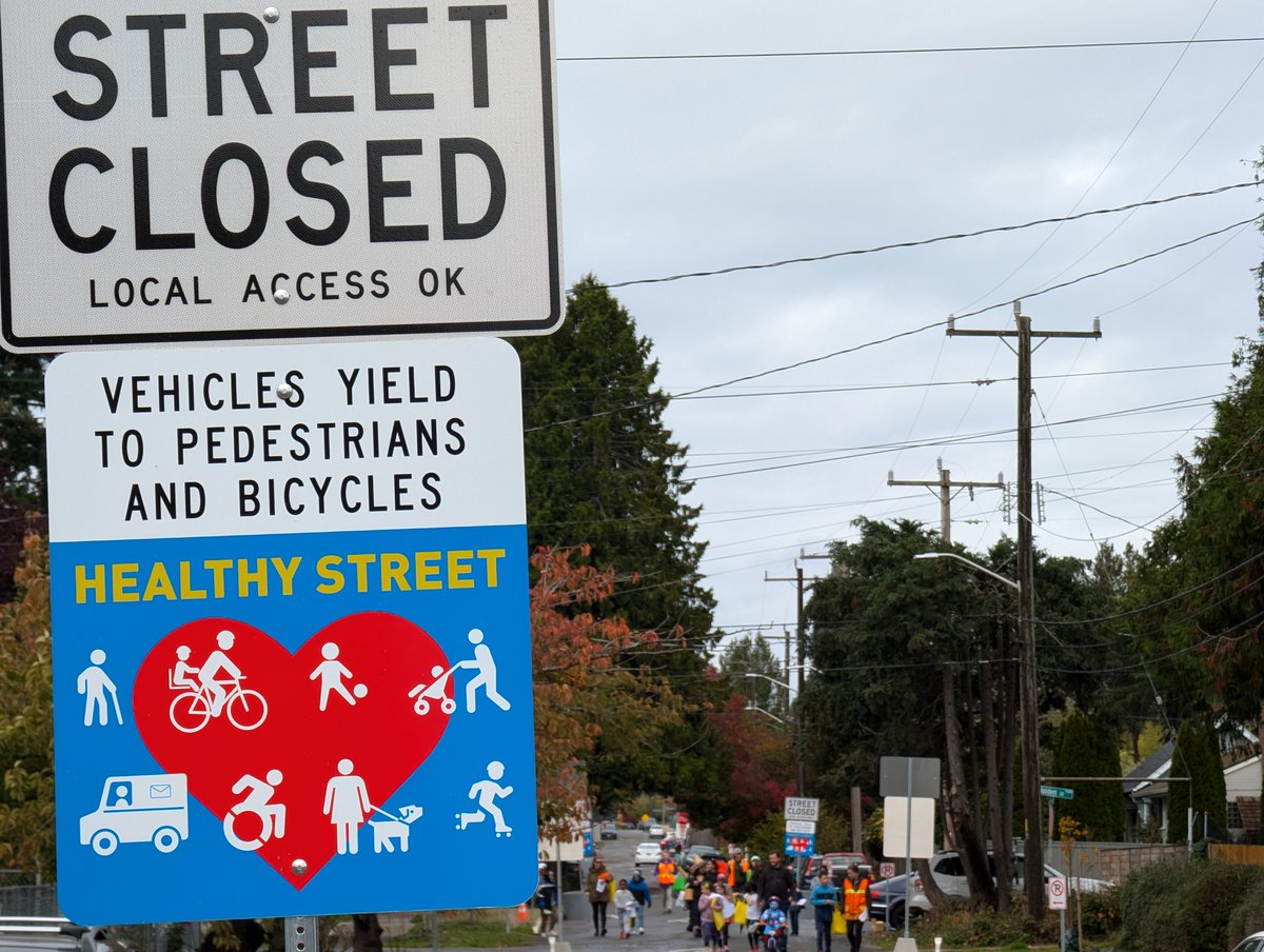 Want to see where neighbors are celebrating Halloween tonight? 

There are dozens of residential blocks closed to through traffic and OPEN for celebrations tonight through our Trick-or-Streets program.

See where your neighbors are celebrating on our map: bit.ly/Trick-Or-Stree…