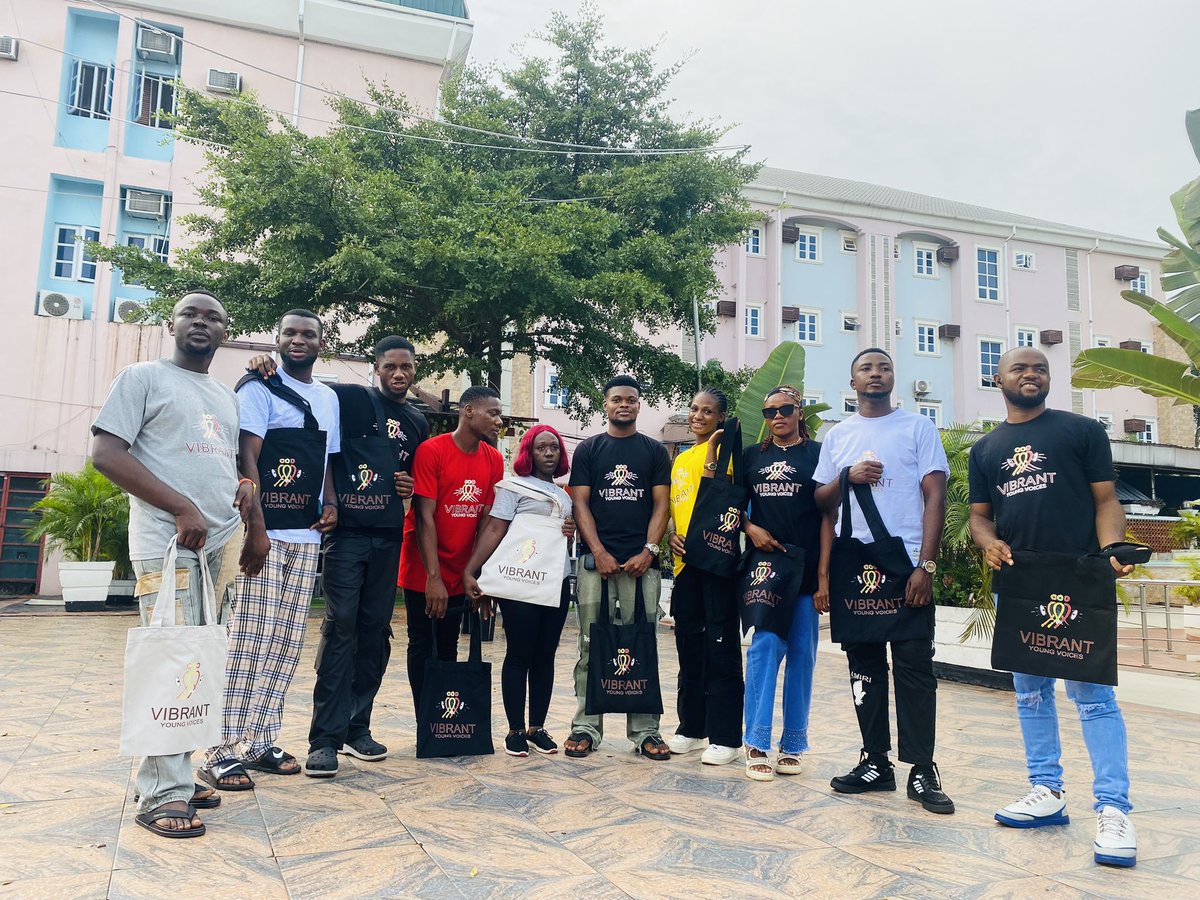 Chidera13Okoli's tweet photo. Today at @ApyinAnambra hangout, I used my story as a source of hope and inspiration to the PLHIV community, bringing strength and self confidence as I take them through the steps to applying capacity building opportunities and @iasociety scholarships. #Engageus #Vibrantyoungvoice https://t.co/feE15oXtw5