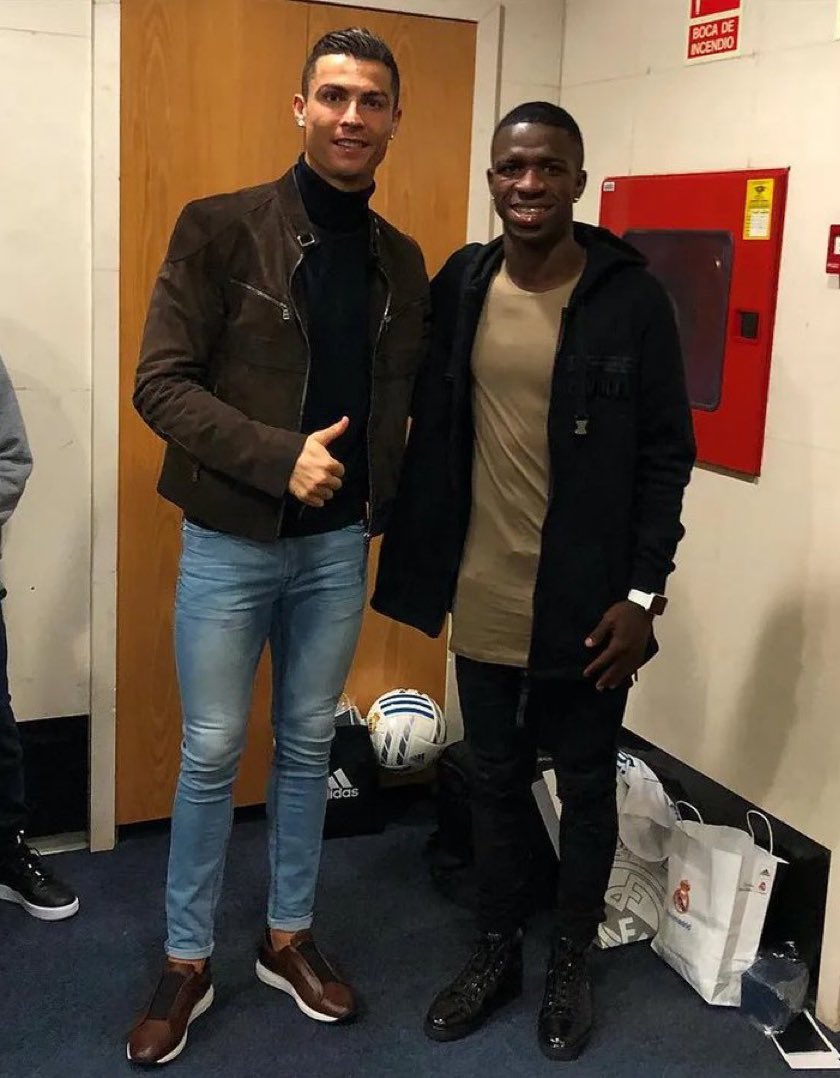 Cuánto flow te faltaba <a href="/vinijr/">Vini Jr.</a> 
😂😂😂😂