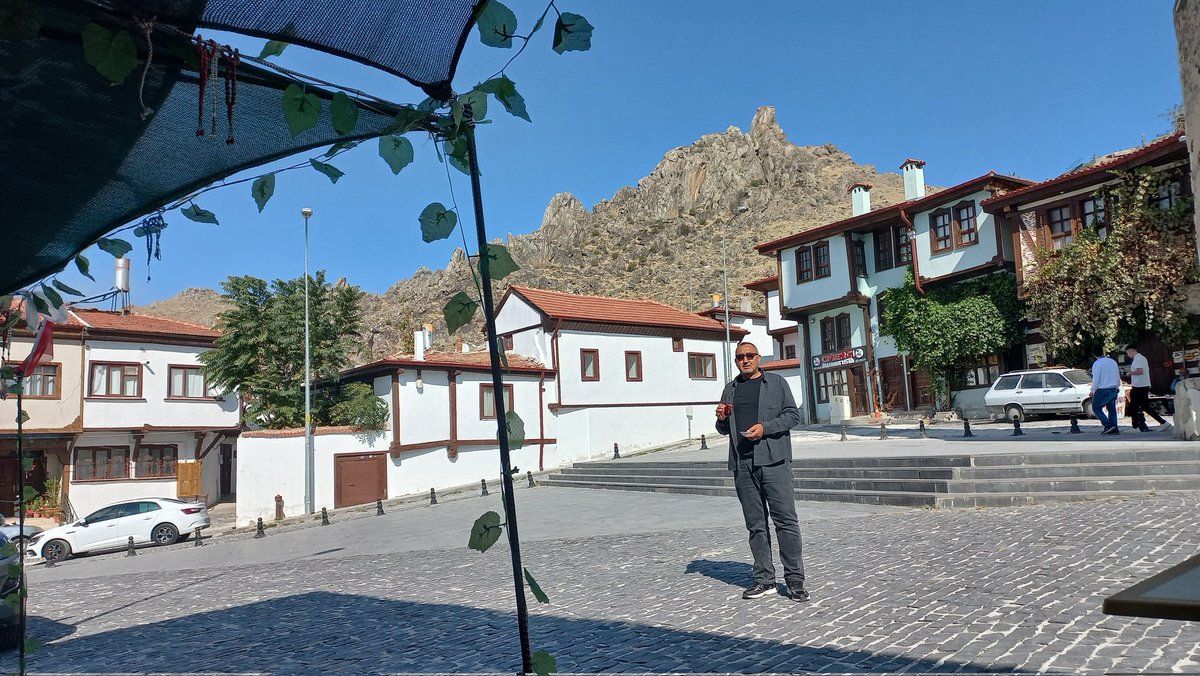 YILDDIIZ's tweet photo. Çayımızı İçtik Gönül Dağından https://t.co/Brn3xxKFq9