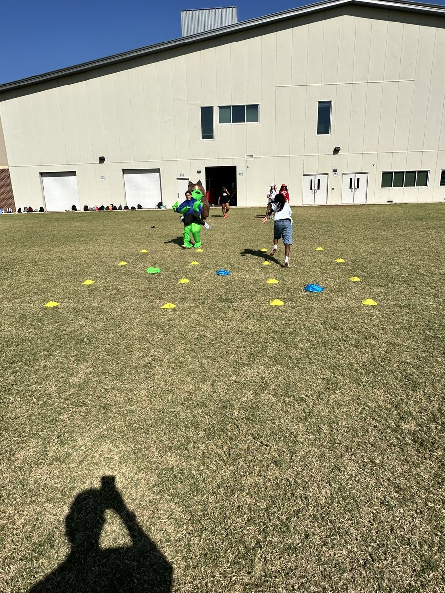 LegacyWSoccer's tweet photo. Our annual costume contest/practice was a hit! The girls had fun and the Hot Dog won 1st place! Sumo got 2nd and the judge was 3rd! What a fun day ! Be safe tonight! Enjoy! https://t.co/03on2oYjvE