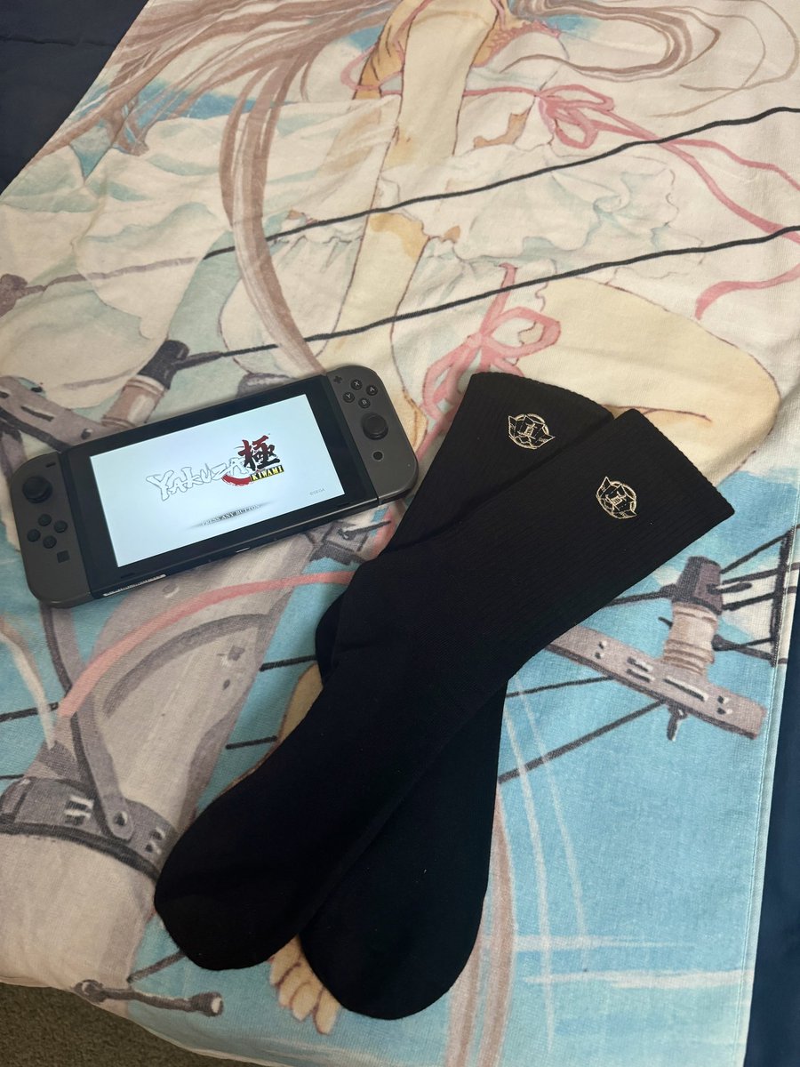 FrankHowley's tweet image. Thank you @InsertCoinTees &amp;amp; @SEGA for the Yakuza care package! Next time I’m in Kamurocho they’ll know I’m not a sukebe gaijin, but instead working on official Tojo Clan business. (Is it true these socks get you into SOD Land?)