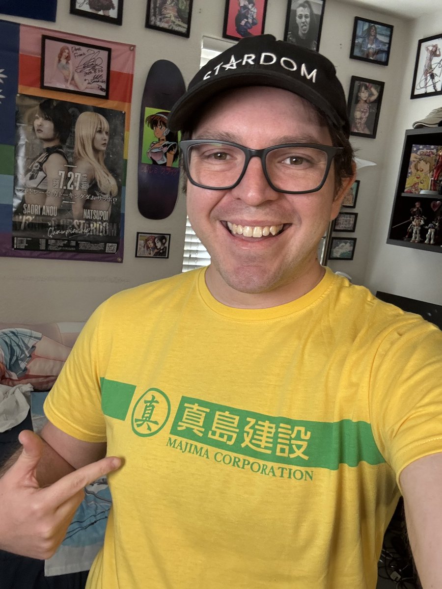 FrankHowley's tweet image. Thank you @InsertCoinTees &amp;amp; @SEGA for the Yakuza care package! Next time I’m in Kamurocho they’ll know I’m not a sukebe gaijin, but instead working on official Tojo Clan business. (Is it true these socks get you into SOD Land?)