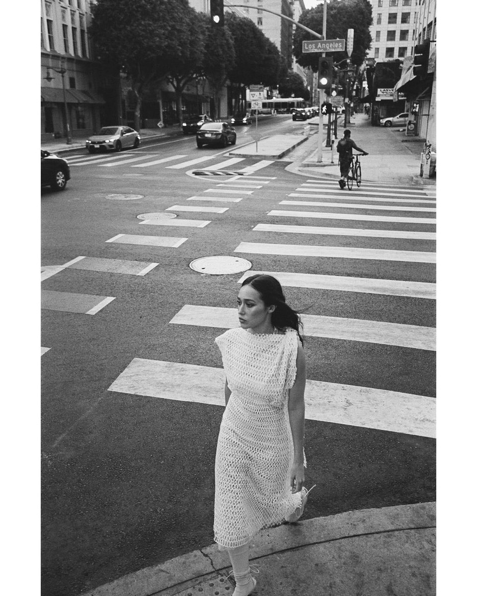 theDebnamNews's tweet photo. “Alycia Debnam-Carey has jumped from the world of post-apocalyptic horror and sci-fi into the world of the vapid influencer, starring as Nikki, in the new Netflix thriller movie, It’s What’s Inside, about a reunited group of college friends and a body-swapping party game gone wrong. 

We caught up with the Australian native to find out who would be at the top of her body-swap list.” — via Behind the Blinds