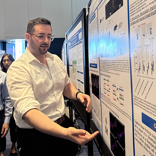 CWRUSOM's tweet photo. More than 300 @cwru School of Medicine students took part in Graduate and Medical Student Research Day on Oct.22. Congratulations to all who participated and to those who took home awards! https://t.co/2J4NSkU2rN https://t.co/kdGuMUnCos