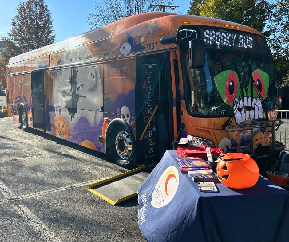 ffxconnector's tweet photo. #SpookyBus The PARC at Tysons! https://t.co/0mUDZuCD5c https://t.co/JyE0iPt4uB