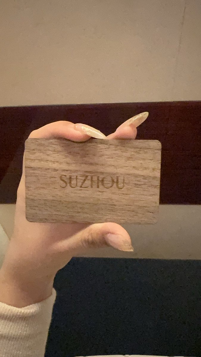 真的是什么都没干的一天
完美作息还被迫烂掉了
明明最近都十二点前睡觉的
在酒店等老头过来等到晚上
他的晚饭还是我给他点的俩驴肉火烧…
吃完没多久人就睡着了  才十点钟
想让他留在这好好睡 因为他真的好可怜 
每天平均睡眠时间连5个小时都没有
人又顶着大雨回家了😅 https://t.co/IAezWNPSXV
