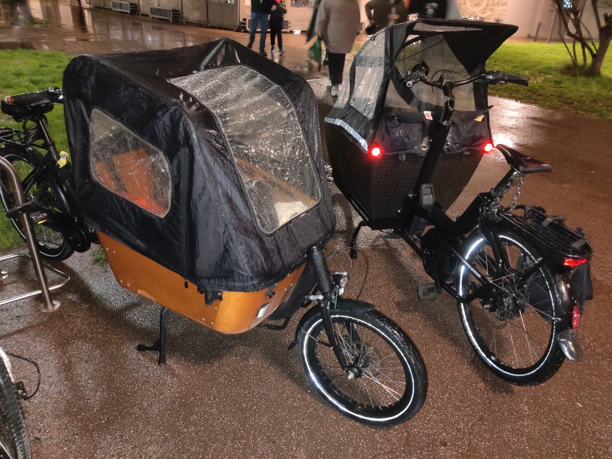 Separadas al nacer <a href="/enekollanos/">Eneko Llanos</a>  😉