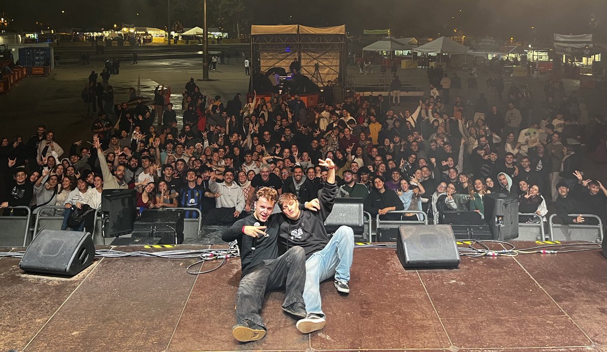 ahir la vam liaaar, contentíssim de cantar a barraques ❤️