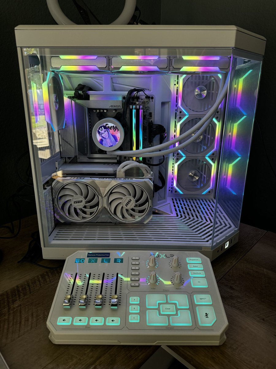 hazelgirl06's tweet photo. I have the best husband ever! Happy hallochristmas to me. Now to get it set up and rolling! #goxlr #streamer https://t.co/tiqlOokYj9