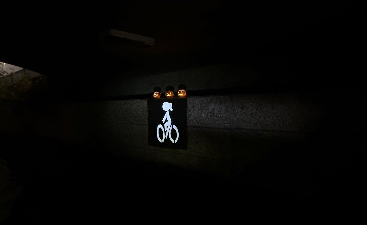 JillBorcherds's tweet photo. Unlit underpasses are scary all the time, not just at Halloween! 
@Hill_Group_UK when are you going to switch the lights back on? It’s been at least 3 winters now! 😱
@hertscww @StevenageBC @WeAreCyclingUK @London_Cycling @StevenageCTC @Herts_Highways https://t.co/uUXhWFirda