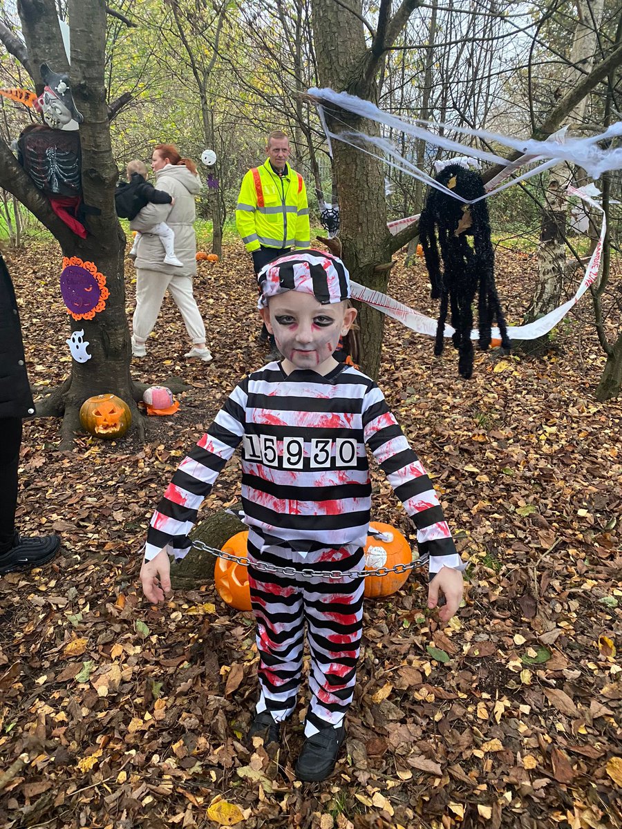 FallinPrimary's tweet photo. Thank you to everyone who donated carved pumpkins, visited the patch night, donated to the school and bought refreshments! 🎃 What a #TeamFallin effort! #itallbeginsinFallin #proudschoolmoment #proudcommunity 💙💜💙 https://t.co/cVhyjDh32Z