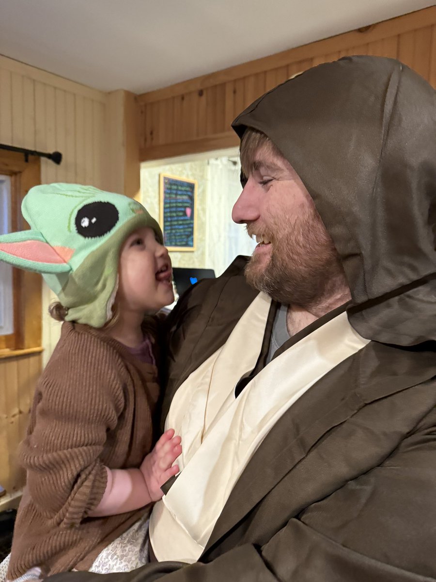 eefinbruh's tweet photo. Why doesn’t anyone talk about how fun it is to vote in costume?? Happy last day of Early Voting and Happy Halloween! https://t.co/aJ06tlvi0H