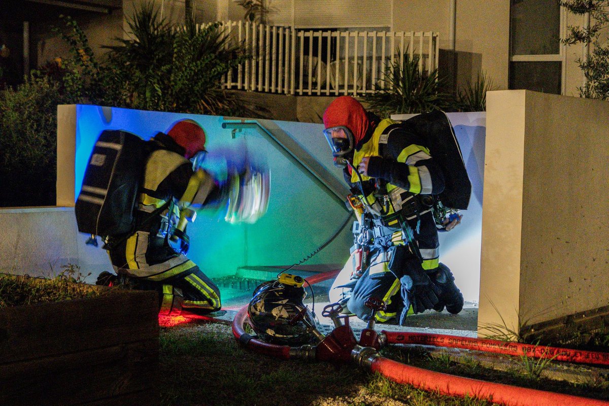 Pompiers13 tweet media