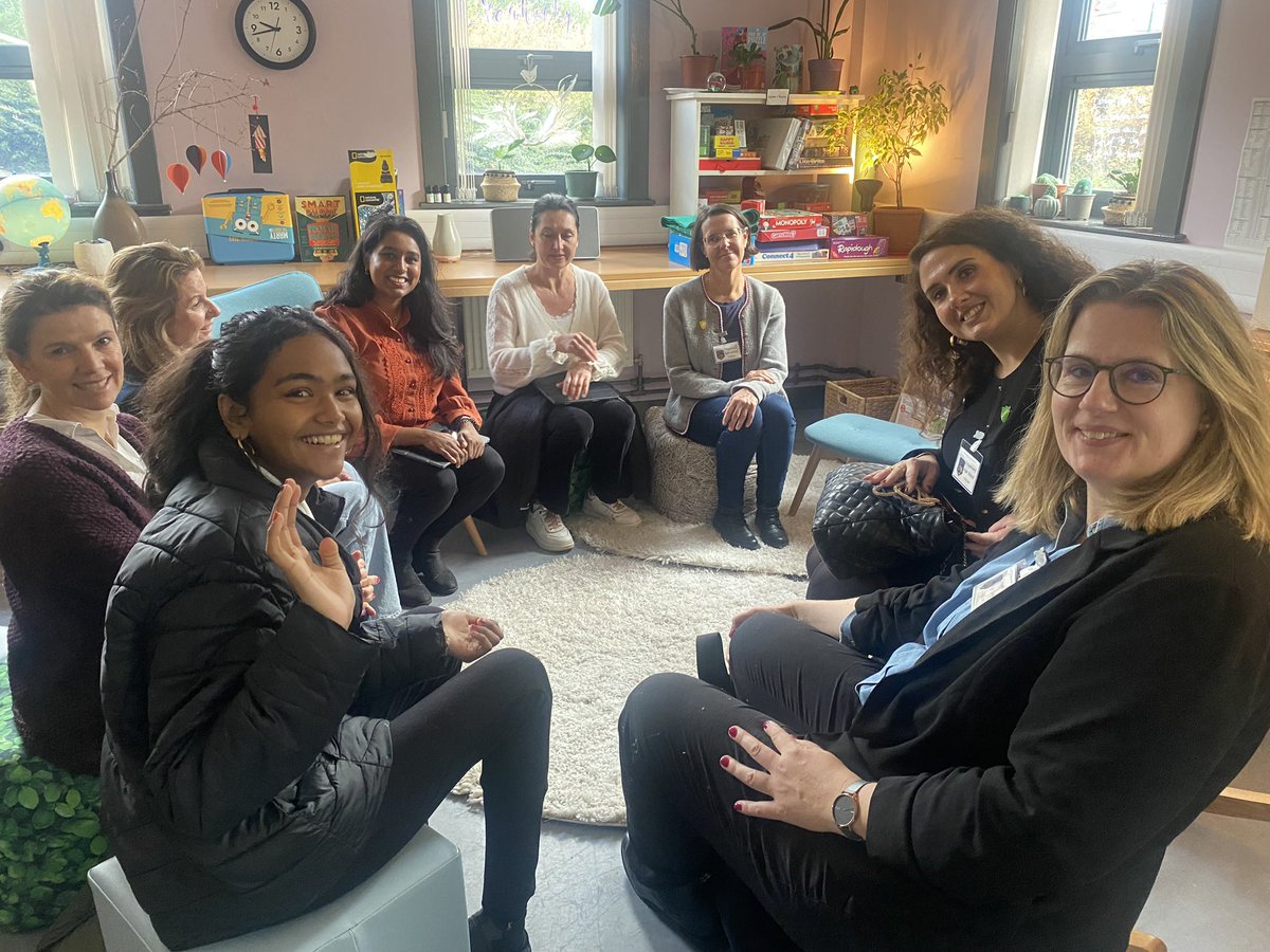 craigmountmfl's tweet image. We enjoyed welcoming educators from schools in Münich this week @CraigmountHS. Thanks to colleagues &amp;amp; students involved in meetings &amp;amp; conversations. A lovely way to end the visit with an amazing Halloween🎃cake bake in the staffroom from @craigiescience💀Diwali starts today too🪔