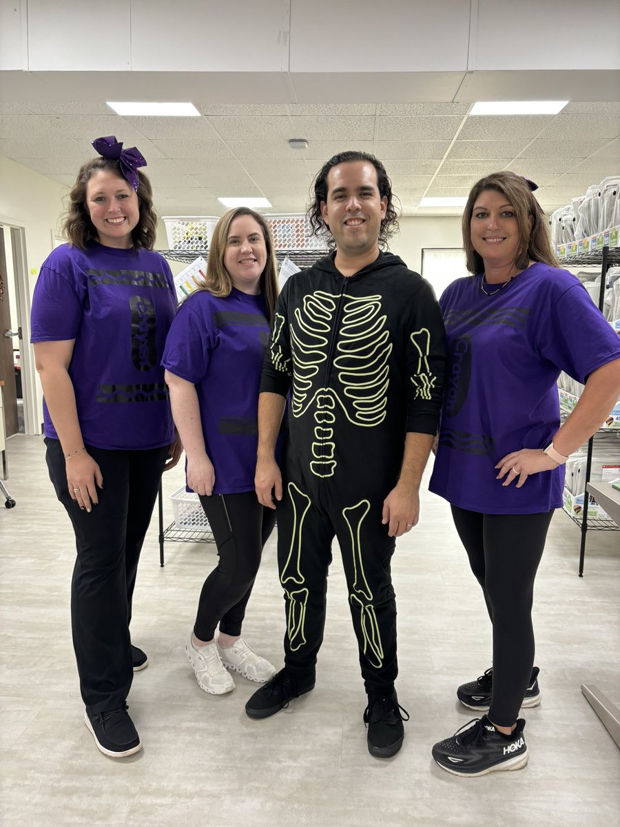 DrKCovington5's tweet photo. Red Ribbon week 2024 ❤️ #CCSDfam https://t.co/KgHMj7S4YE