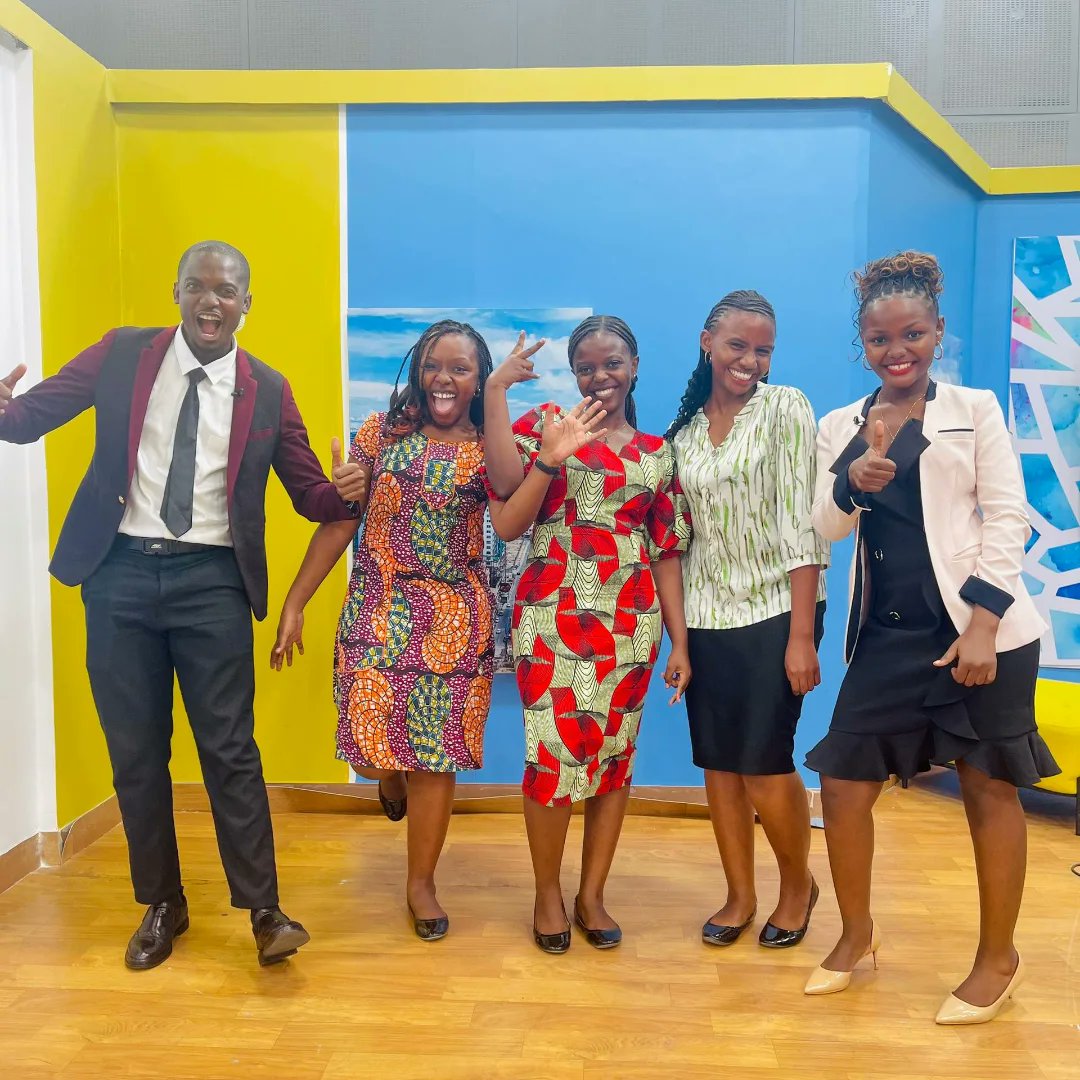 Nilipata nafasi ya kuelimisha jamii kuhusu ugonjwa wa saratani ya matiti kama muwakilishi wa MEWATA- Students' Chapter kupitia kipindi cha Jaba TBC 2.
Naamini elimu ni nyenzo kuu ya kuiokomboa  jamii yetu katika magonjwa mbalimbali.
#PinkOctober 🎀
#AfyaJamii
#Vivamewataviva 🥳