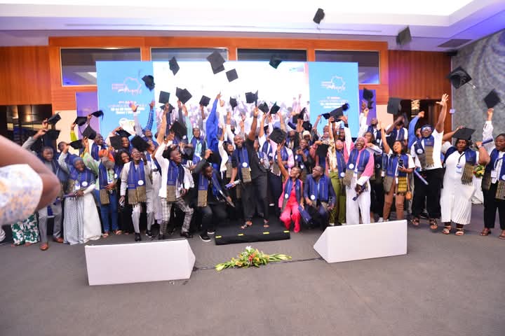 aicha_manga's tweet photo. Cérémonie de graduation des récipiendaires de la Galien Africa Youth Leadership Académie.
C'est un immense plaisir de faire partie de cette cohorte de Nelson Mandela, j'ai beaucoup appris, coconstruire ensemble 
#GalienAfrique  #gaya  #kebetu #senegal https://t.co/S2EUg3ERpq
