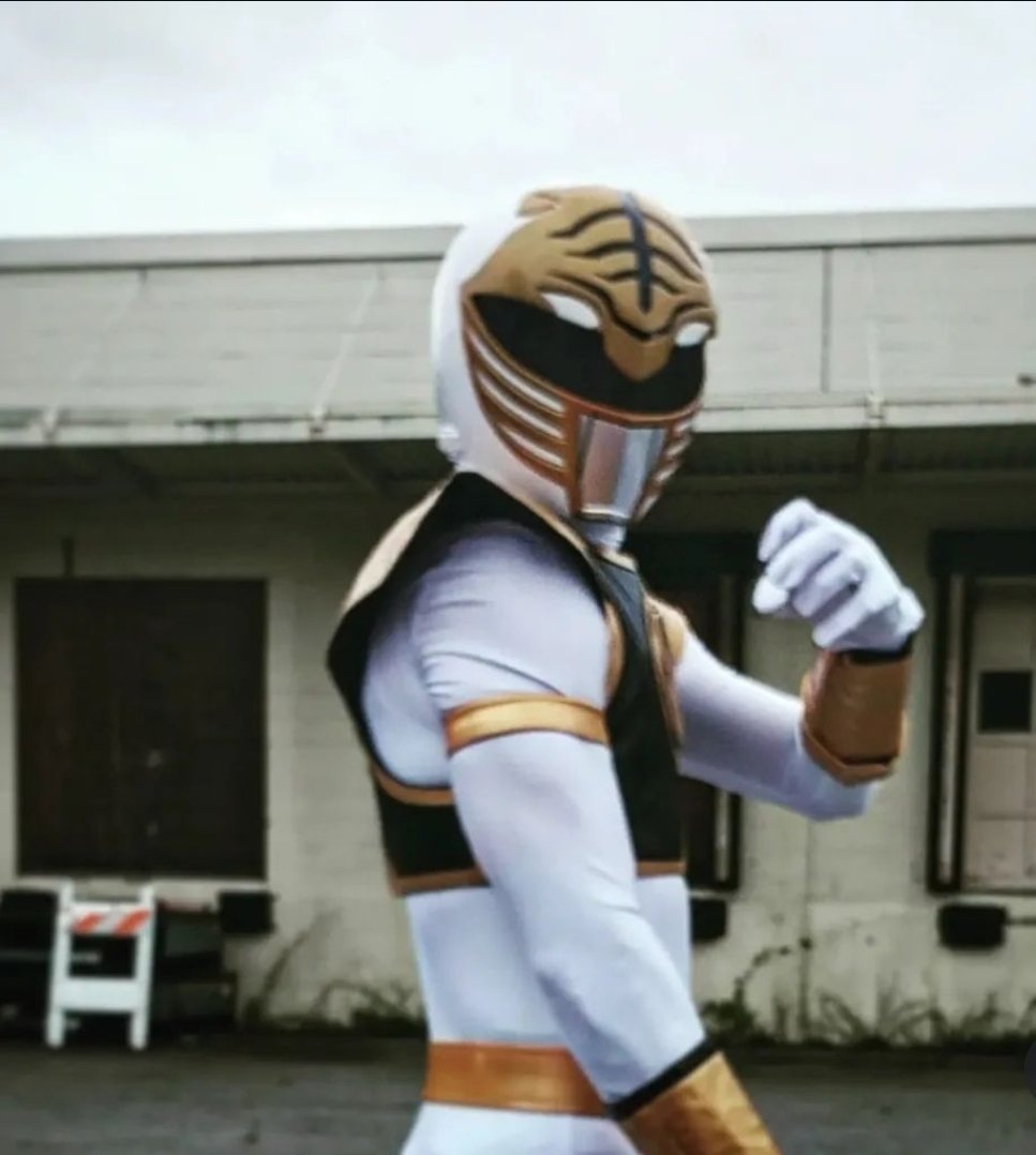 _SmilingDragon_'s tweet image. Happy Halloween, everyone~ 🎃 
#PowerRangers #Halloween