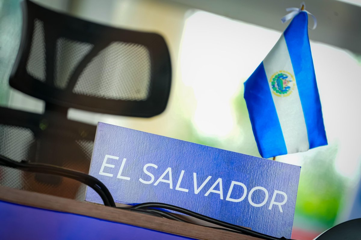 DGEHMSV's tweet photo. ⚡️Nuestro Director General, @daalvarezc, participó en la Reunión Ministerial de la #IXSemanaDeLaEnergía de @OLADEORG, en la cual expresó los pasos históricos y claves que hemos realizado en tan poco tiempo, volviendonos en un referente en la región.

"El Salvador ha decidio consolidar la energía nuclear como una pieza importante y medular para la matriz energética en nuestro país y avanzar en nuestro compromiso con la sostenibilidad", indicó nuestro Director General, @daalvarezc, durante la Reunión Ministerial.