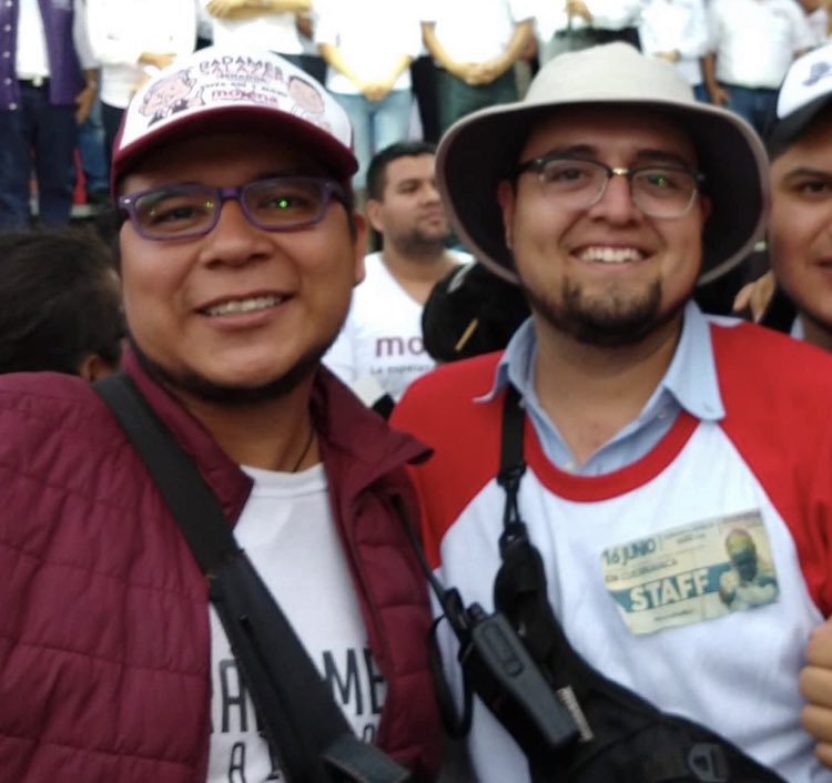 yohaliresendiz's tweet photo. #Morelos 

Estimado @Chavez93Lauro el problema no es vivir en #Averanda al final, si con trabajo honesto se puede comprar o pagar su propia renta ahí ¿cuál sería el problema? 

Se trata de crecer, de vivir mejor o entonces, ¿para qué se trabaja tanto? 

Pero, de eso a ser indigno y señalado de corrupto hay una gran diferencia y ya ve que en Morelos abundan los funcionarios “nuevos millonarios” a quienes no les importa nada y van por la vida pisando a quienes se les pone enfrente. 

Para ejemplo, “El Wero” Mercado, el mismo que vivió en La Carolina y terminó siendo dueño de medio #Morelos y viviendo en una casota (que no es de interés social) en Tabachines… 

Lauro, el fondo de esto es, que a Josué Fernández Fernández apenas le dieron un cargo importante a sus 30 años y ya le publican aquí y allá que ya se corrompió…. Y eso no debe ser correcto…
ni tampoco abona nada positivo a la persona de Josué Fernández Fernández, ni a su cargo ni a la Coordinación que dirige ni al gobierno de @margarita_gs 

Ahora, ¿porque vivir en un espacio prestado? ¿Qué busca Rudy Gordillo, señalado entre muchas cosas de roba coches y detenido en el pasado por Agustín Montiel, padre de Pablo Gordillo, Secretario en #Guerrero y quien “amablemente” les soltó a Andrés Bahena las llaves de un depa así, y Bahena invita a Josué a compartir con él una vivienda así? 

Nada es gratis en esta vida, eh….

¿Por qué le prestan ese departamento a Andrés Bahena, de quien por cierto, aseguran que es operador directo con Mercado ? 

A todo esto, Lauro se le conoce como …” fondo… “

Saludos